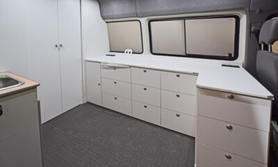 Foto 2 : mueble-medida-furgon-laboratorio