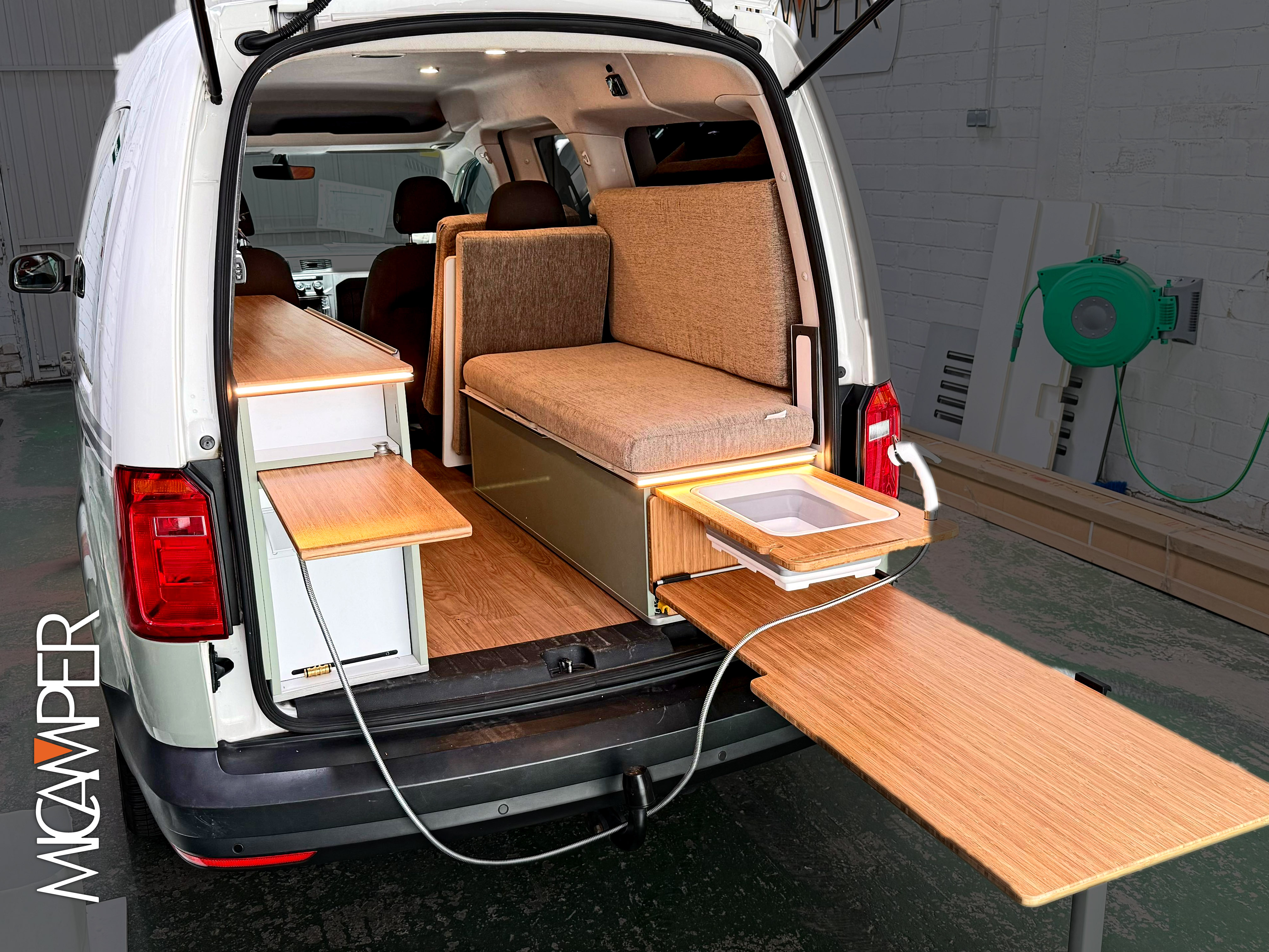 Foto 17 : Volkswagen CamperCaddy