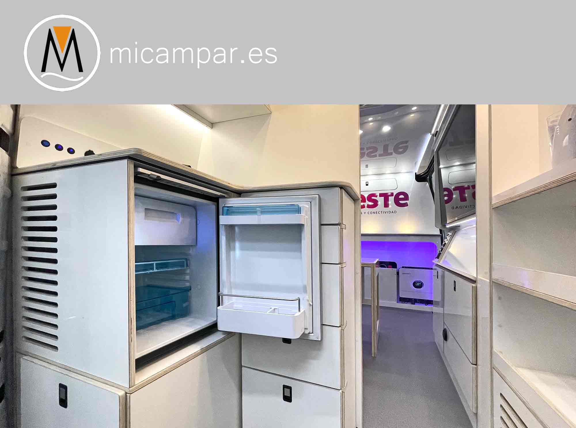 Foto 11 : Furgón Oficina Móvil y Expositor a Medida para Empresas  micamper.es