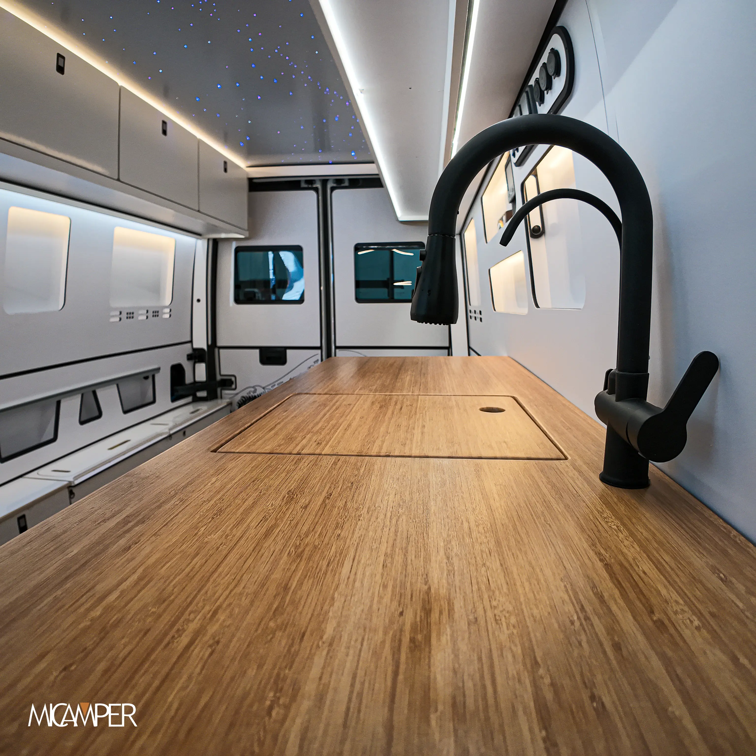 Foto 4 : Camperización a medida Volkswagen Crafter