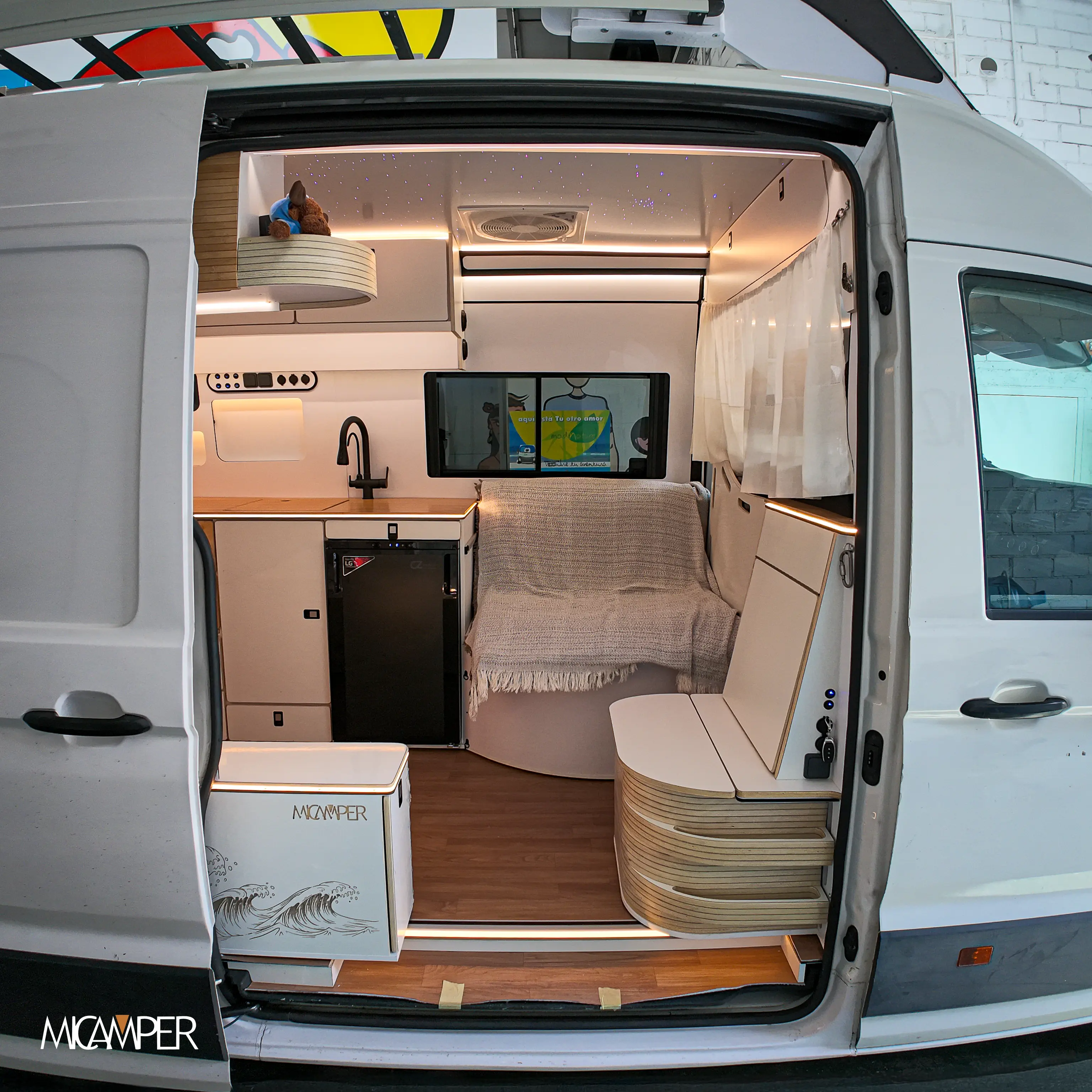 Foto 12 : Camperización a medida Volkswagen Crafter