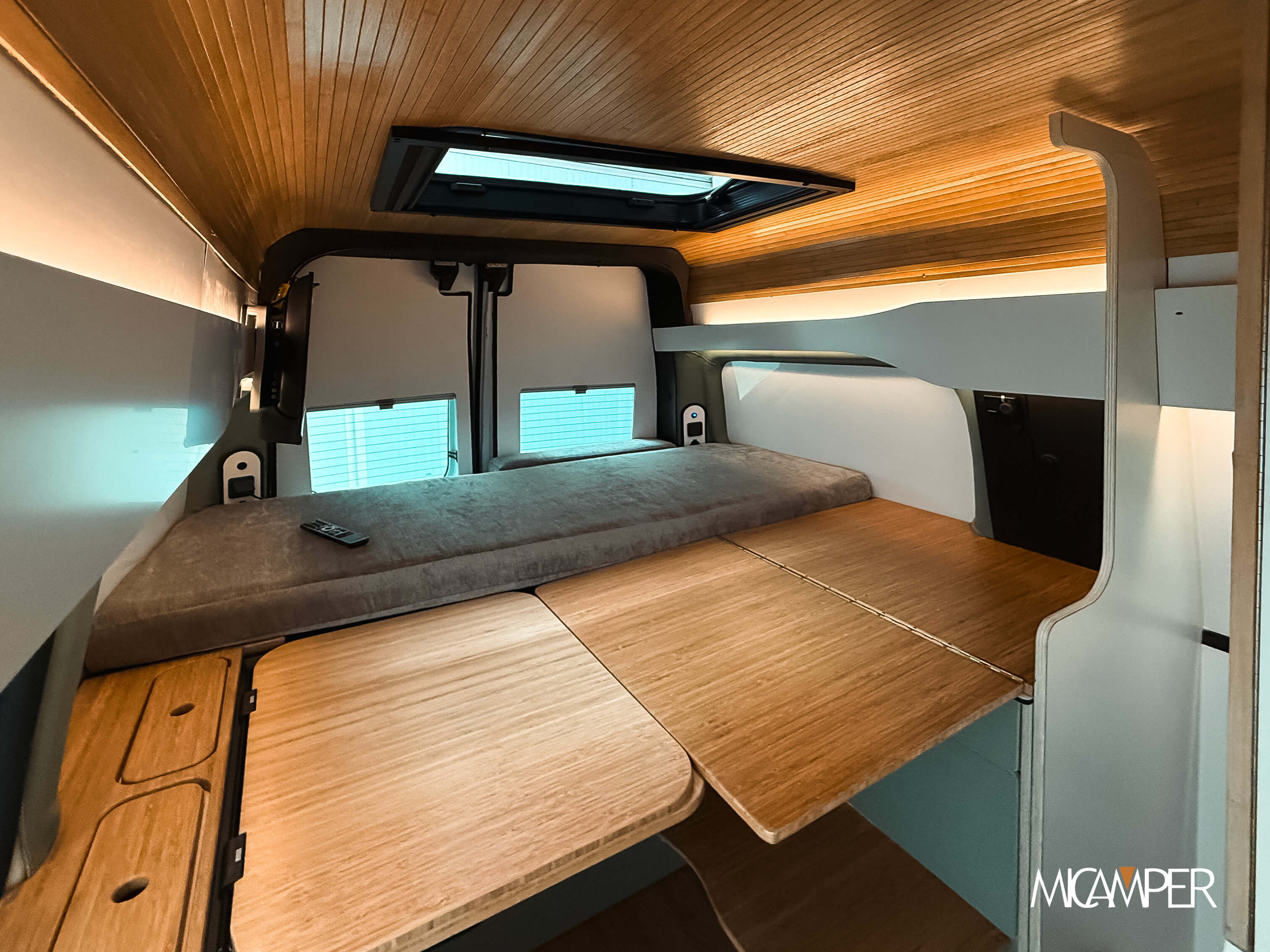 Foto 5 : Camperización Ford Transit Custom L1H2: Innovación y Espacio a Medida