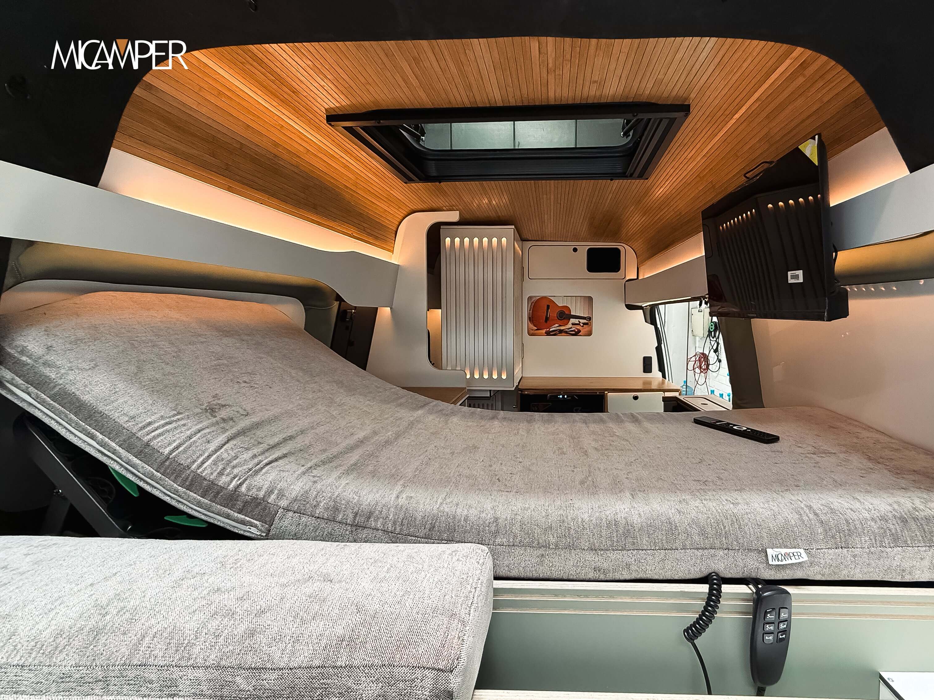 Foto 7 : Camperización Ford Transit Custom L1H2: Innovación y Espacio a Medida