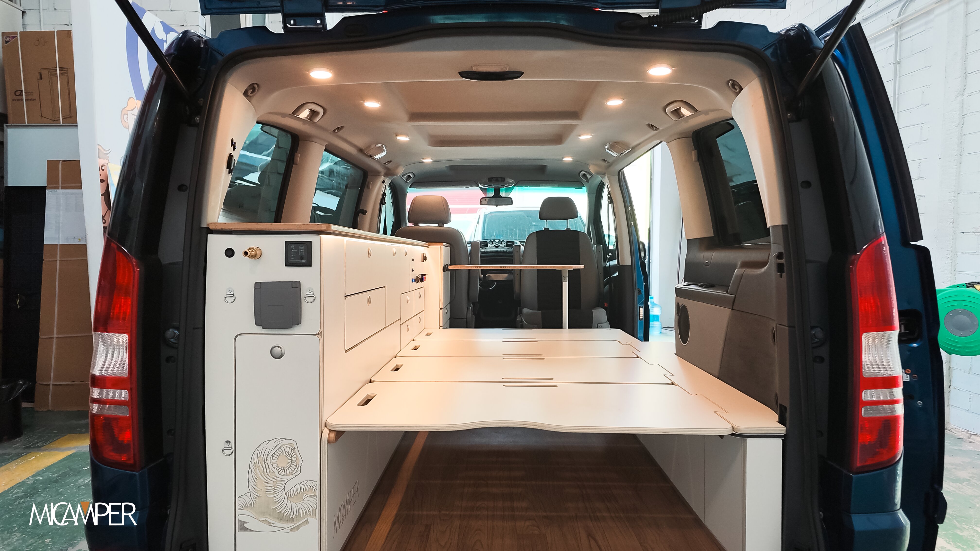 Foto 1 : Camperización Mercedes Viano a Medida