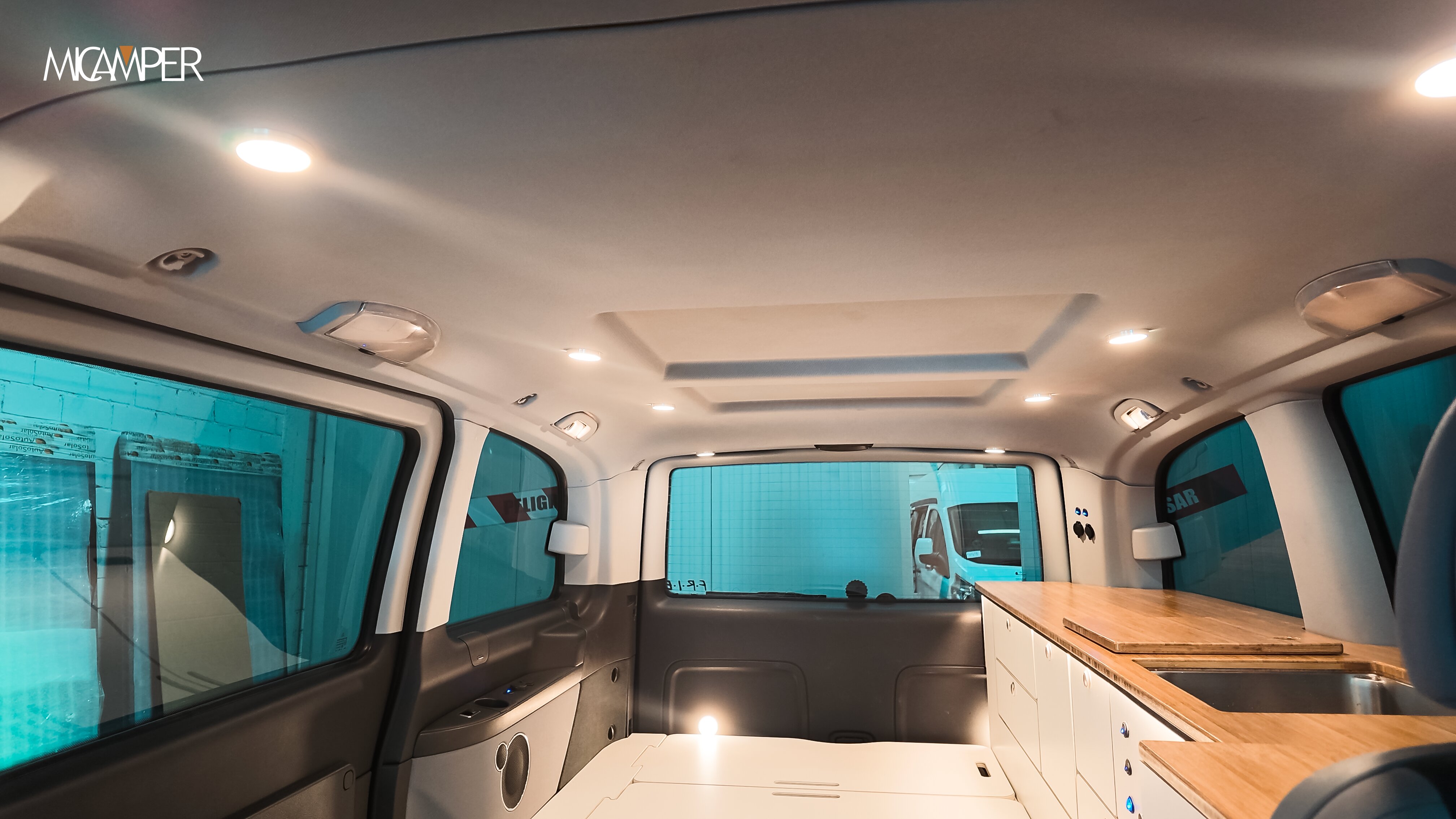 Foto 7 : Camperización Mercedes Viano a Medida