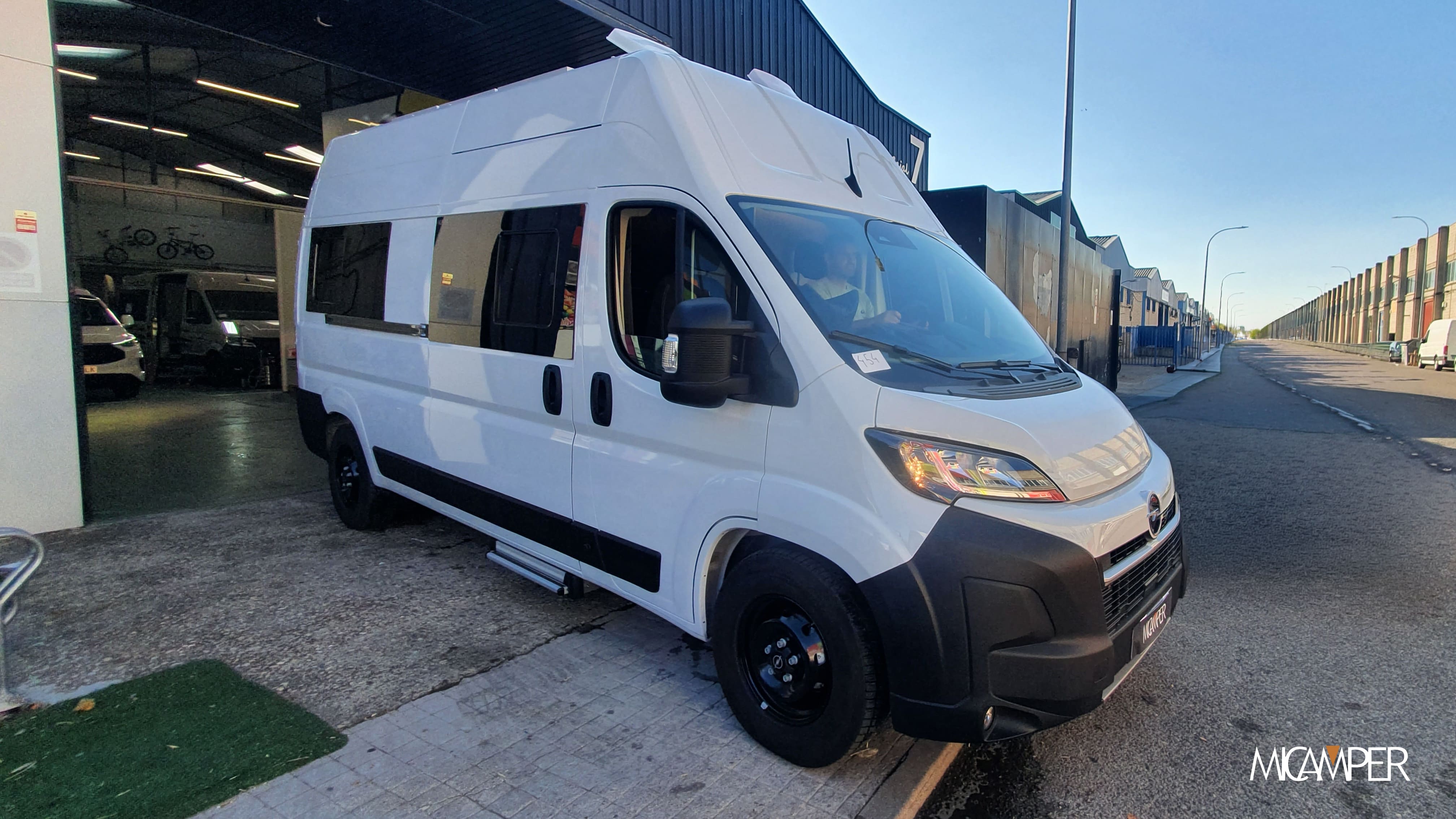 Foto 2 : Camperización Opel Movano a Medida