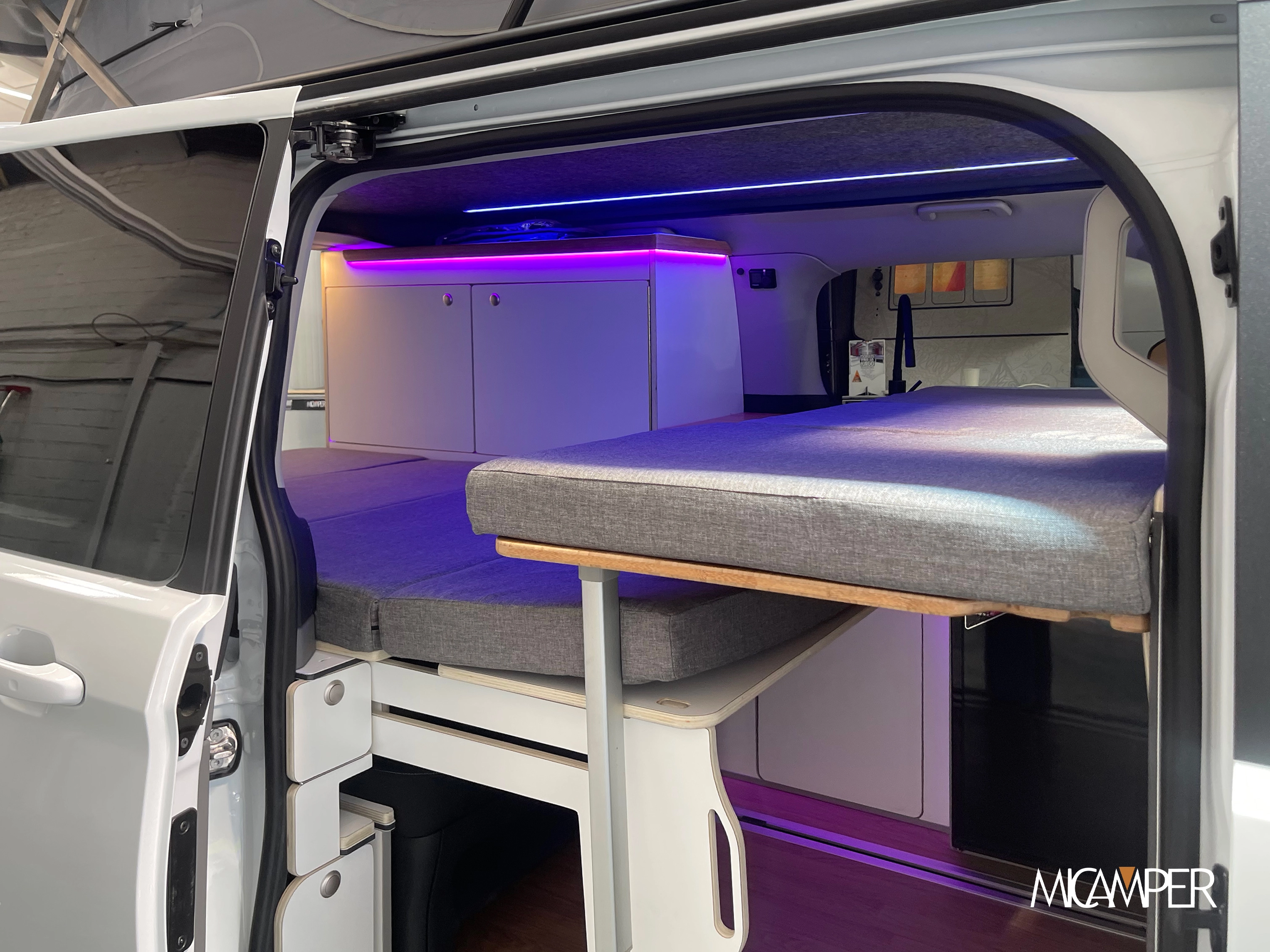 Foto 1 : Camperización Ford Custom Tourneo a medida